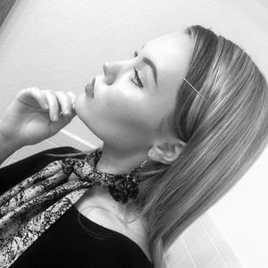 Meet your Posher, Olivia